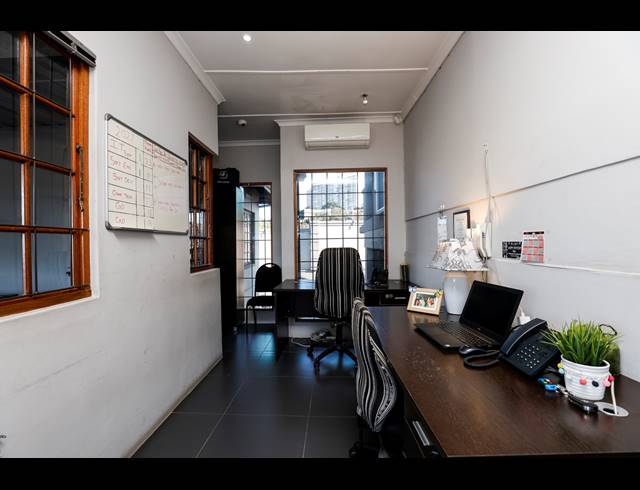 990M² BUSINESS CENTRE FOR SALE IN MORNINGSIDE